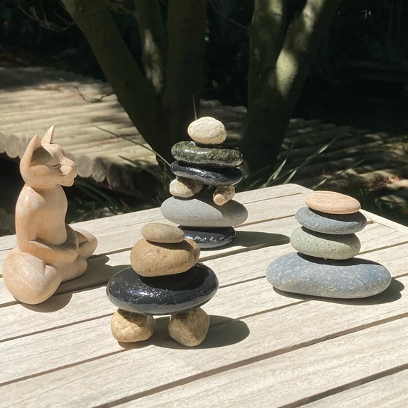 Balanced Stones Hand Crafted Rock Art Natural Earth Tones Garden New - Picture 9 of 13